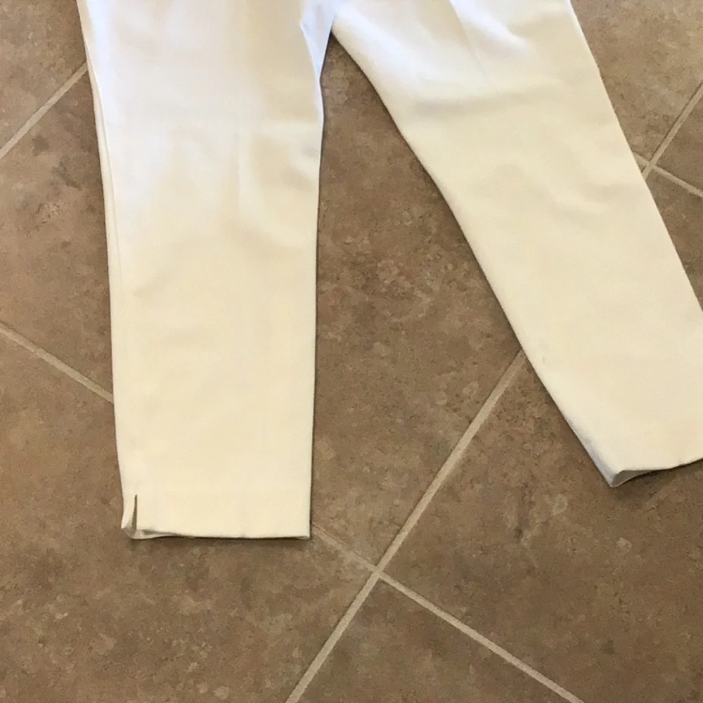 White House Black Market Ivory Cropped Ankle Pants